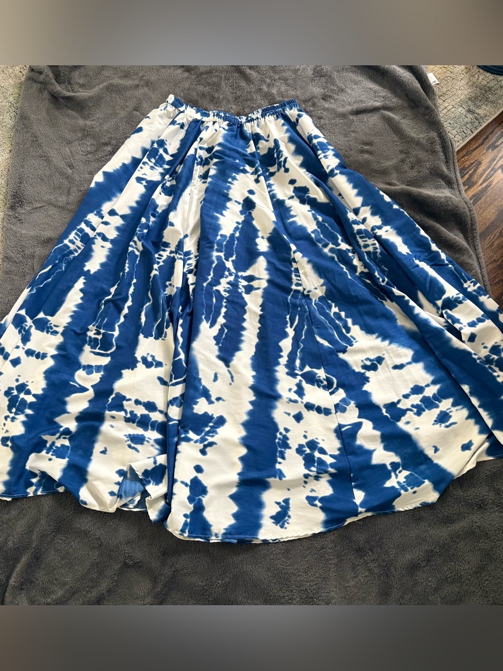 Never used. Women’s Blue & White Tie-Dye Circle Skirt